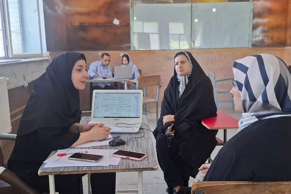  فعالیت پایگاه انتخاب رشته کنکور 1403 با حضور مشاوران برتر در شهرستان ورامین