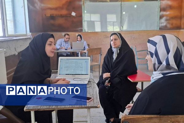 فعالیت پایگاه انتخاب رشته کنکور 1403 با حضور مشاوران برتر در شهرستان ورامین