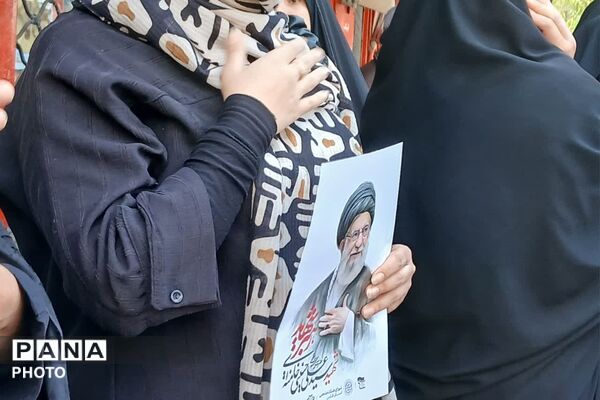 کبوتران عاشق به امام شهیدشان پیوستند