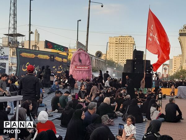مشهد مقدس غرق در عزا و ماتم