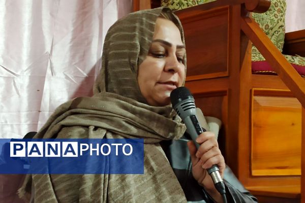 مدرسه شهید لطفی بهارستان‌دو میزبان جشن دهه فجر 