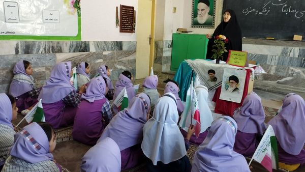 گرامیداشت روز بصیرت و میثاق امت با ولایت در مدرسه مرحوم جعفری روستای بزنجرد