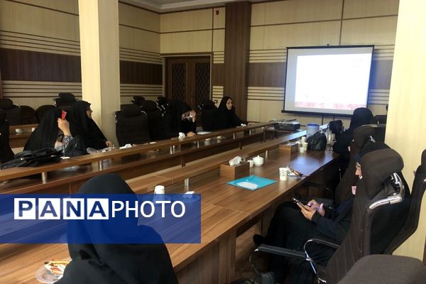 دوره تربیت مربی در حوزه عفاف و حجاب در ناحیه 2 شهرری 