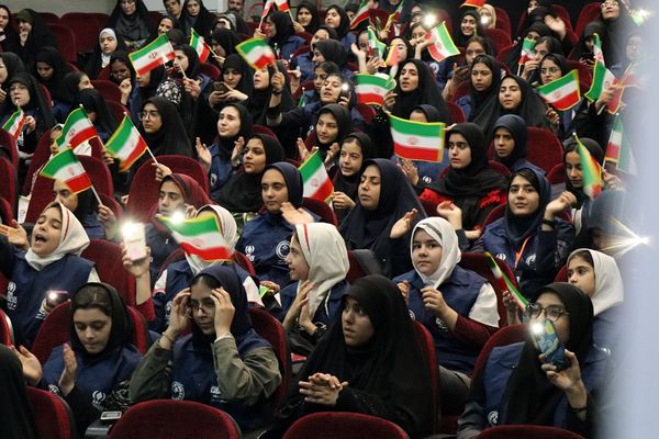 آیین تجلیل از دختران دانش‌آموز خبرنگار منتخب پانا شهرستان‌های استان تهران