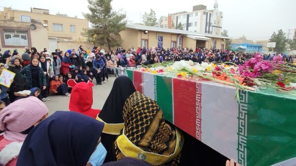 وداع با شهید گمنام در دبیرستان بی بی سلطنت قفلی ناحیه  مشهد مقدس