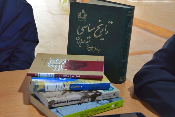 برگزاری کافه ۵۷ در دبیرستان فرهنگ