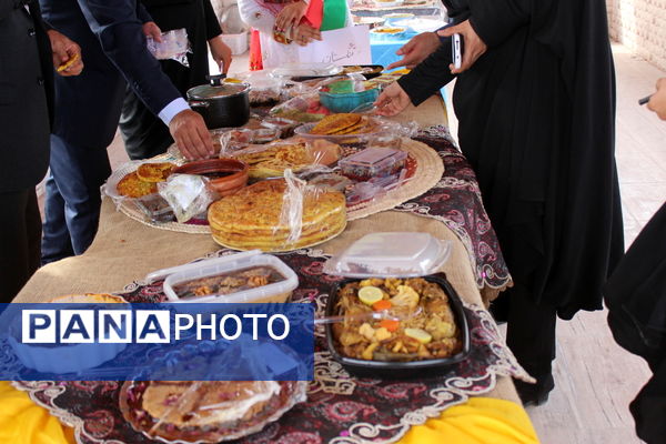 جشنواره غذا و صنایع دستی در اردوی تمشک دختران استان بوشهر