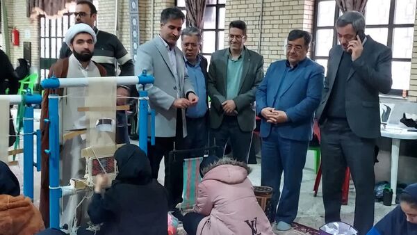 موج رنگها در جشنواره فردا