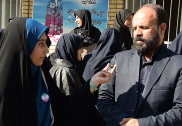 دانش‌آموزان باید در حل مسائل و مشکلات مدرسه نقش‌آفرین باشند