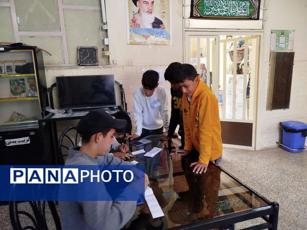 انتخابات شورای دانش‌آموزی در دبیرستان پسرانه متوسطه اول شهید اسکندری شهرستان کاشمر 