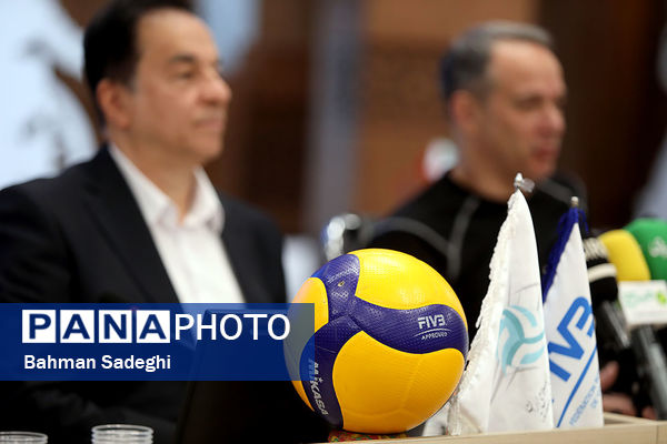 نشست خبری مربی تیم ملی والیبال