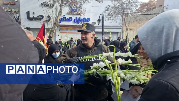 حضور خادمان امنیت در راهپیمایی ۲۲ بهمن