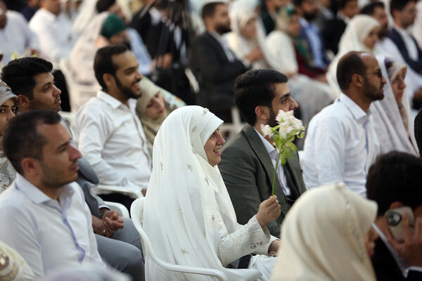 جشن ازدواج ۳۲۵ زوج جوان در حرم حضرت معصومه (س)