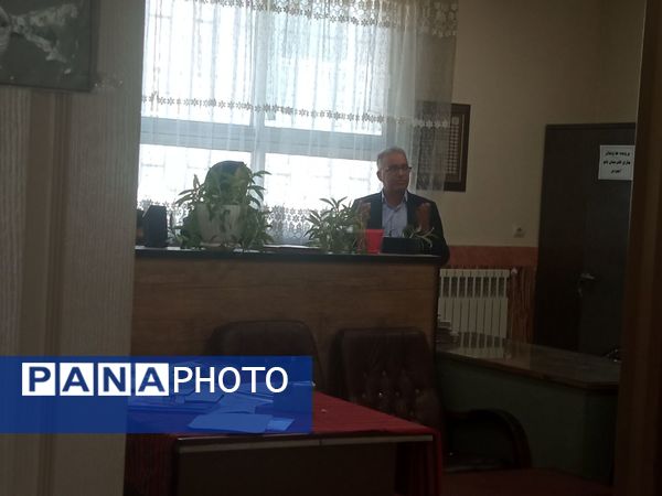 بازدید مدیر اداره ناحیه یک از دبیرستان گلشن آزادی