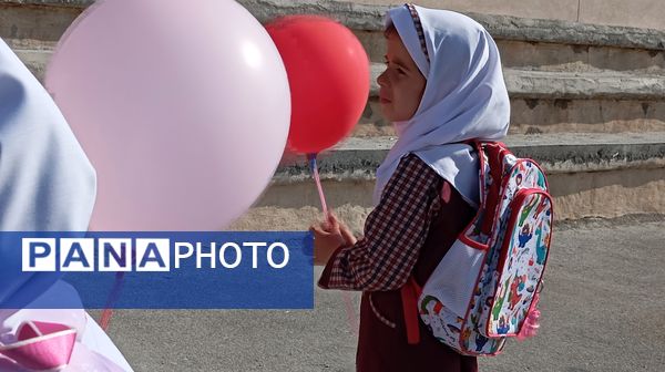 شکوفه‌های لبخند در جشن شکوفه‌ها؛ آغاز فصل دانش‌آموزی با شادی و هیجان