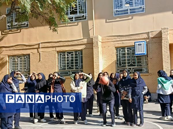 تلفیق ورزش و هنر در دبیرستان وکیلی 3