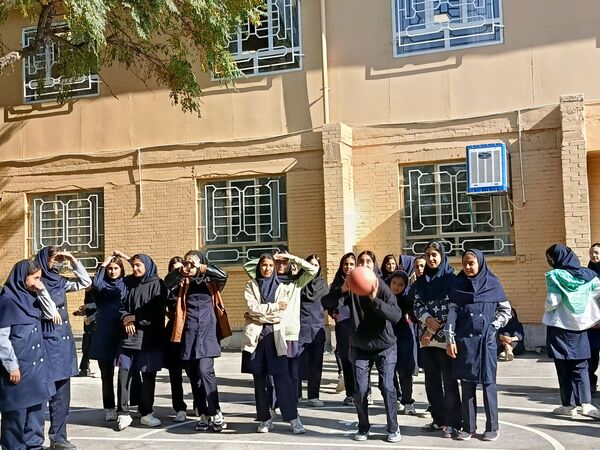 تلفیق ورزش و هنر در دبیرستان وکیلی 3