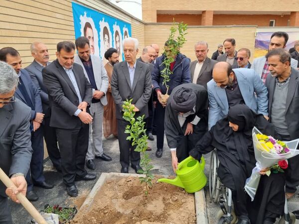 مراسم افتتاحیه مدرسه خیرساز شهیدان بارفروش در کاشان