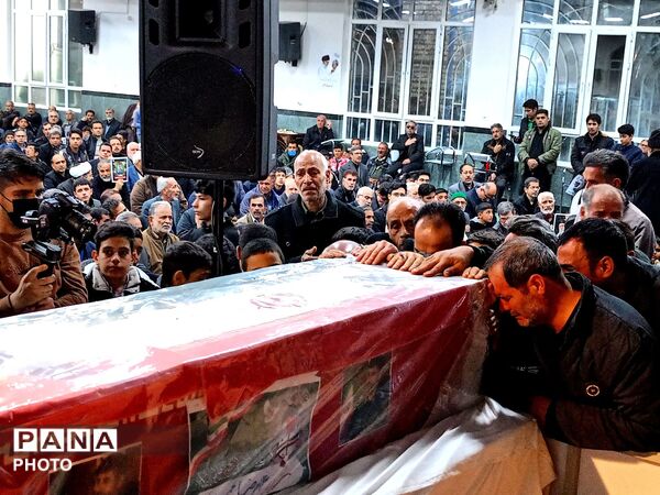 مراسم وداع با پیکر مطهر سردار شهید غلامرضا محمد زاده