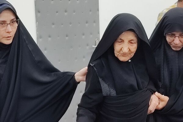 بزرگداشت «مادران چشم به راه»باحضور دانش‌آموزان دبیرستان دخترانه معرفت کهریزک