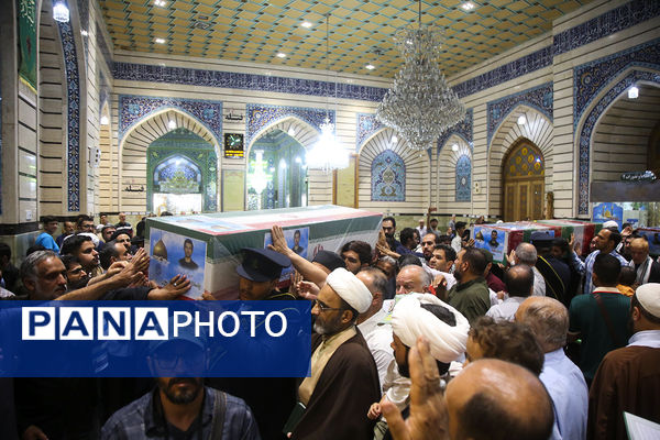 وداع مردم قم با پیکرهای مطهر 6 شهید حمله ناجوانمردانه رژیم صهیونیستی 