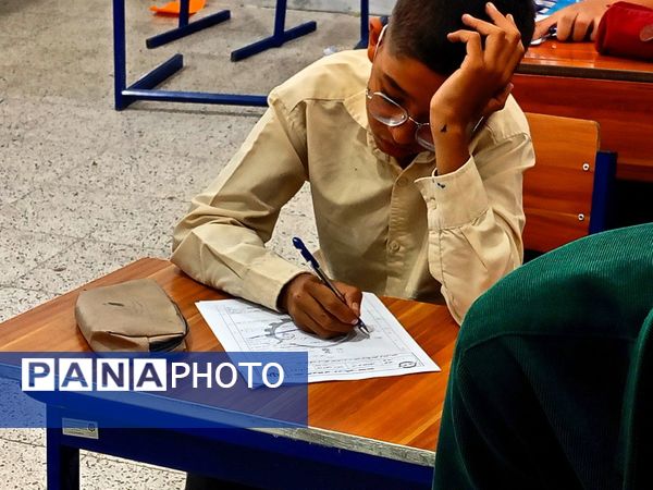 آزمون سنجش در دبیرستان میثاق 