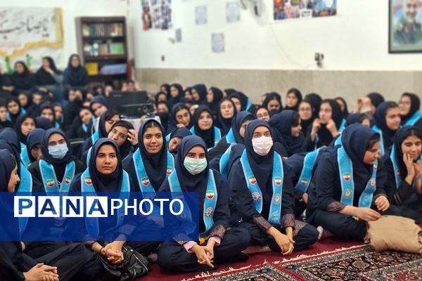 شکوه انقلاب در جشن باشکوه دهه فجر مدرسه نمونه دولتی ارشاد قرچک