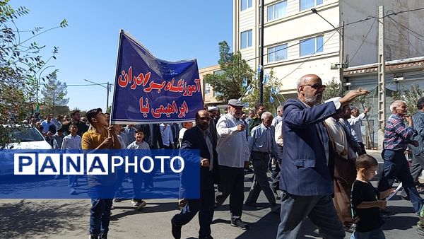 قدمی هم‌سنگر ایمان؛ از مدرسه تا صف نماز جمعه