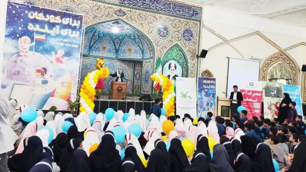 اجتماع بزرگ دانش‌آموزان در زیارتگاه شهید آیت الله مدرس(ره)