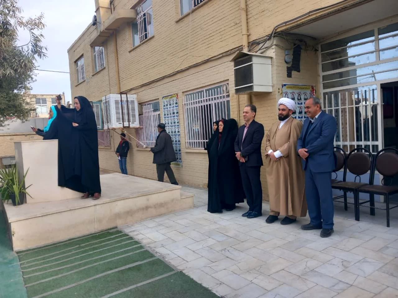 چهارشنبه متفاوت با حضور مدیر آموزش و پرورش ناحیه یک در دبیرستان عفت