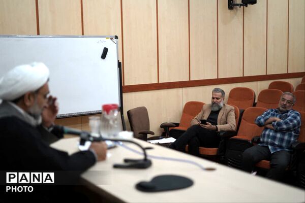 دومین نشست فعالان رسانه ای استان قم با موضوع تشییع رهبر شهید 