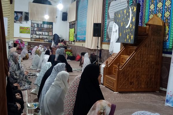 اعتکاف دانش‌آموزی درشهرستان مرزی پارس آباد 
