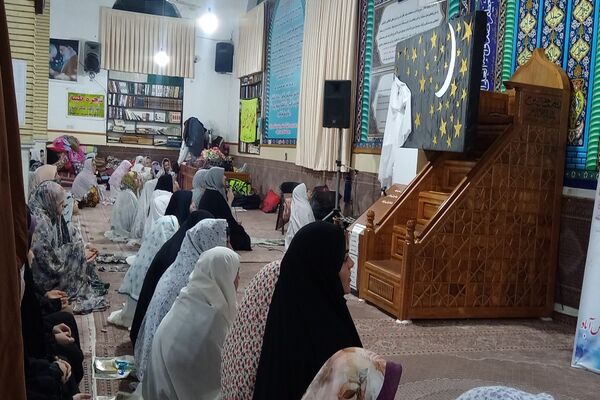 اعتکاف دانش‌آموزی درشهرستان مرزی پارس آباد 
