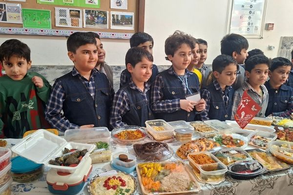 جشنواره غذای سالم در دبستان پسرانه فرهنگیان ۱