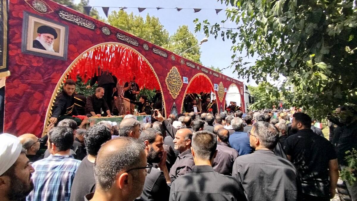 حضور باشکوه مردم کرج در مراسم تشییع جمعی از شهدا حمله رژیم صهیونیستی