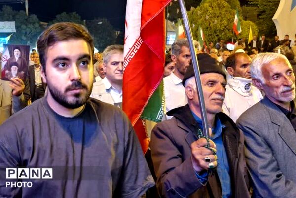 صد و یکمین شب هم‌بستگی؛ تجدید بیعت دوباره مردم نورآباد با آرمان‌های رهبری