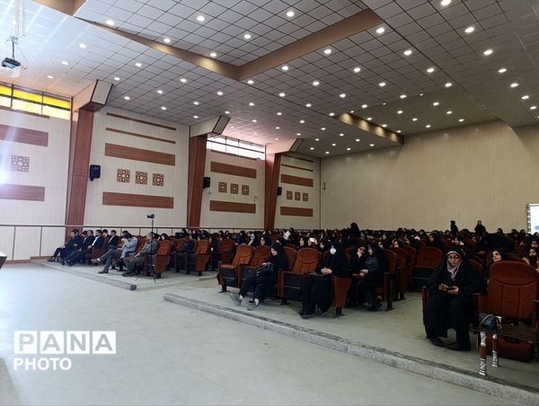 رقابت پرشور دانش‌آموزان در چهل‌وچهارمین دوره مسابقات قرآن، عترت و نماز 