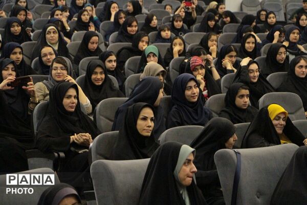 اختتامیه مسابقات امید فردا و پرسش مهر ریاست جمهوری به همراه تجلیل از برگزیدگان