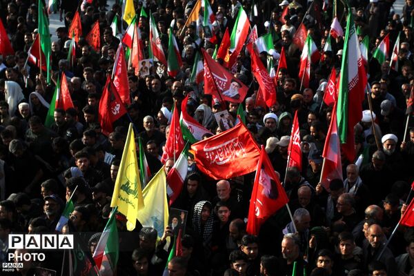 قم غرق در ماتم؛ وداع تاریخی مردم با رهبر فقید در جوار بارگاه کریمه اهل‌بیت (س)
