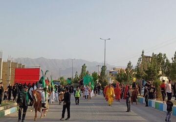 عاشورا تجلی‌گاه عشق، ایثار و شهادت است