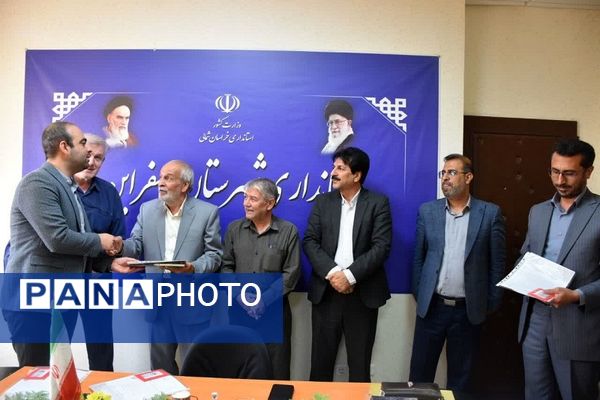 تجلیل از خبرنگاران توسط فرماندار شهرستان اسفراین