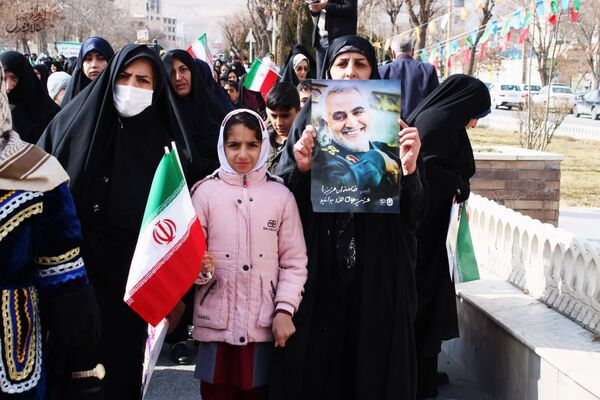 حضور حماسی کودکان و نوجوانان دورود در راهپیمایی 22 بهمن