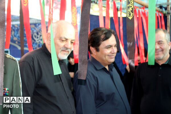همدلی خادمان در موکب امام خامنه‌ای