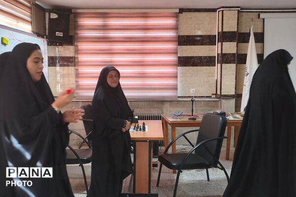 شور و نشاط در ادارات فیروزکوه؛ برگزاری مسابقات ورزشی بانوان به مناسبت هفته جمعیت