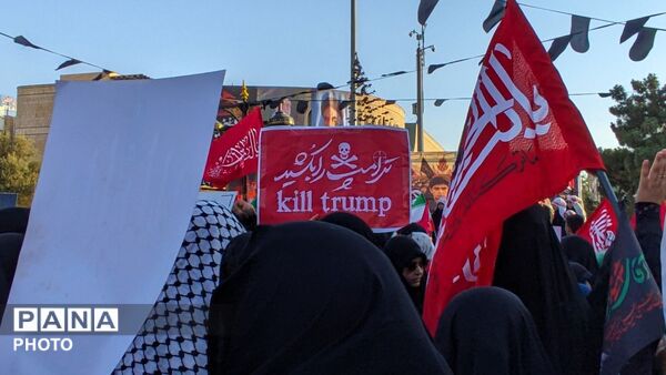 «باید برخاست» در اراک طنین‌انداز شد؛ پیام حماسه رهبر شهید به نسل نوجوان رسید
