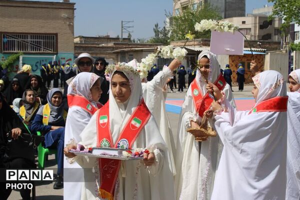 زنگ سپاس معلم در فاروج به صدا در آمد 