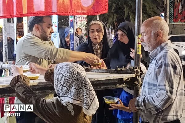 گردهمایی مردم دیار ۱۵ مرداد در راه‌آهن، روبروی غرفه آموزش و پرورش ورامین 