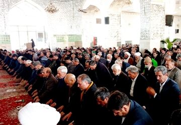 نماز جمعه در کاشمر 