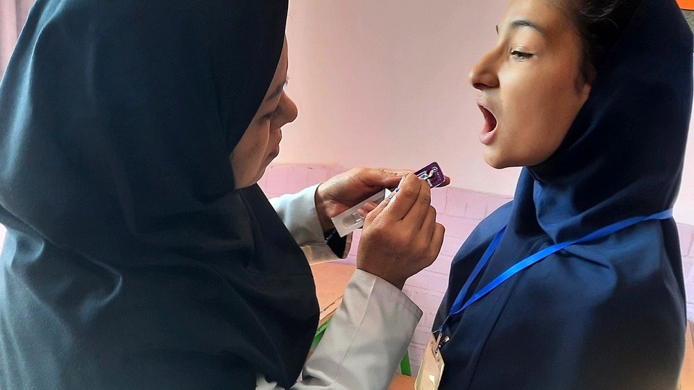 اجرای طرح وارنیش فلوراید در دبستان پنجم مهر