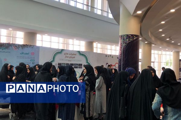 کارگاه آموزشی پیشگیری از آسیب‌های فضای مجازی در ایوان ری شهرری